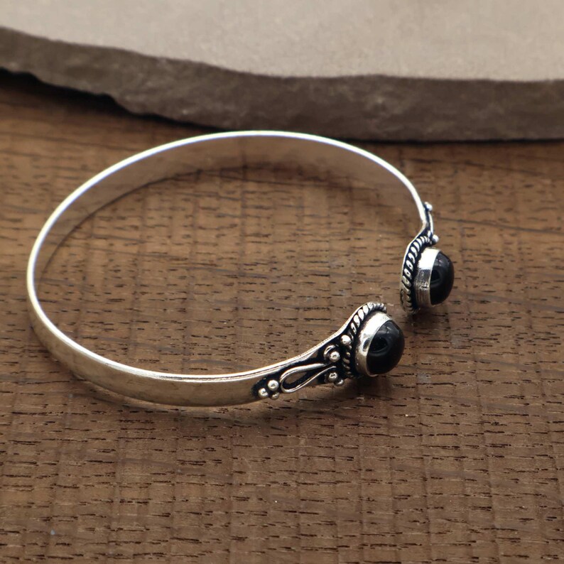 Manchette réglable en laiton, bracelet pierre améthyste, bracelet manchette en or minimaliste, jonc empilable, cadeau en laiton fait main, bijoux ethniques simples image 5