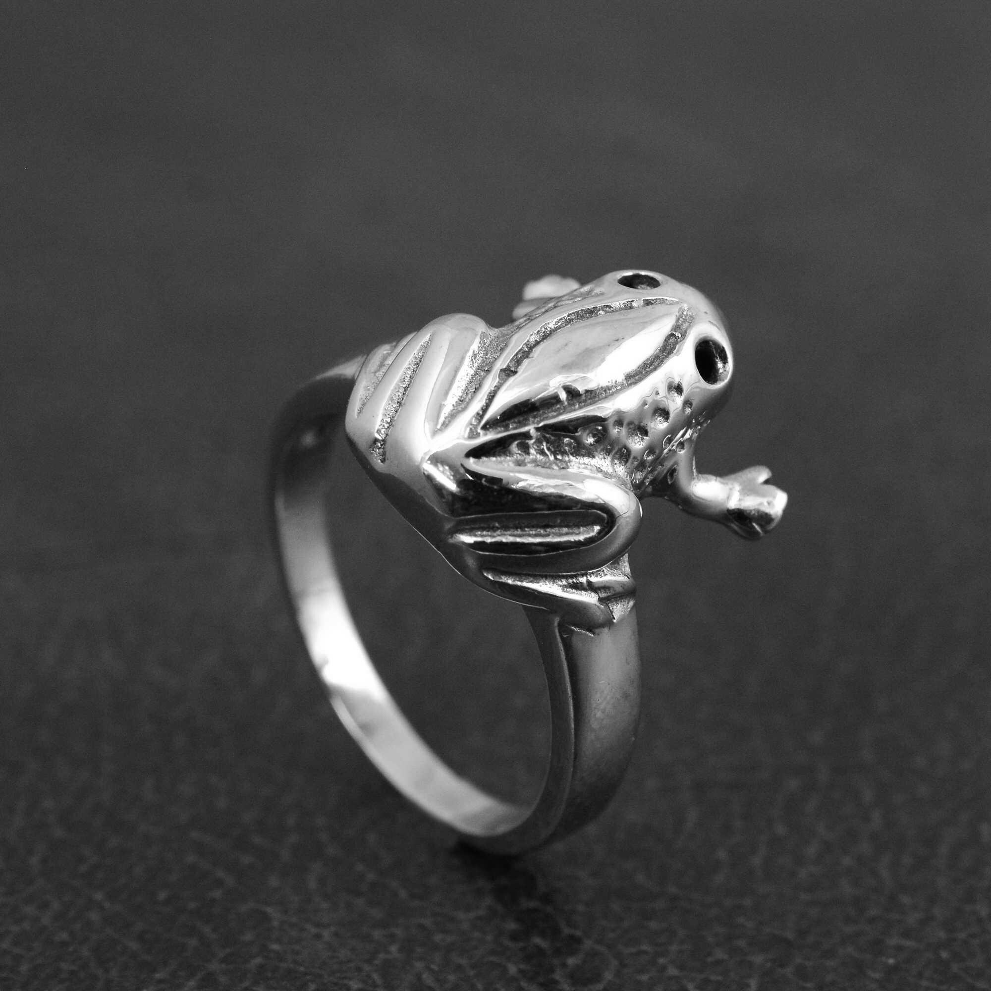 Brass Frog Ring, Quirky Animal Jewelry, Nature Lover Gift, Detailed ...