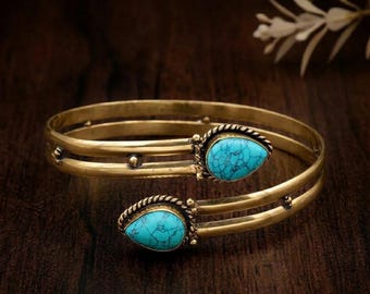 Bracelet minimaliste en laiton et turquoise, manchette ouverte à deux rangs, bijoux turquoise brut, délicat bracelet jonc en or, bracelet ajustable à superposition