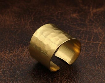 Gold Wide Hammered Ring, Minimalist Adjustable Statement ring, Hammered Brass Cigar Band Ring,Wide Cuff Finger Ring,Gold Tone Statement ring