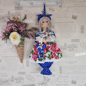 Handmade Kitchen Bag Holder Doll - Eco-Friendly Grocery Bag Storage and Dispenser - Cook Room Organizer - Decorative Plastic Bag Dispenser