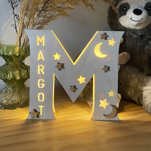 Lámpara de noche, luz nocturna personalizada para dormitorio infantil. Inicial y nombre personalizables. Lámpara con forma de letra de madera.