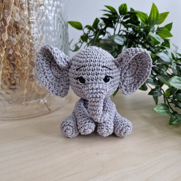 PATTERN: Elliot the elphant, PDF-pattern in english