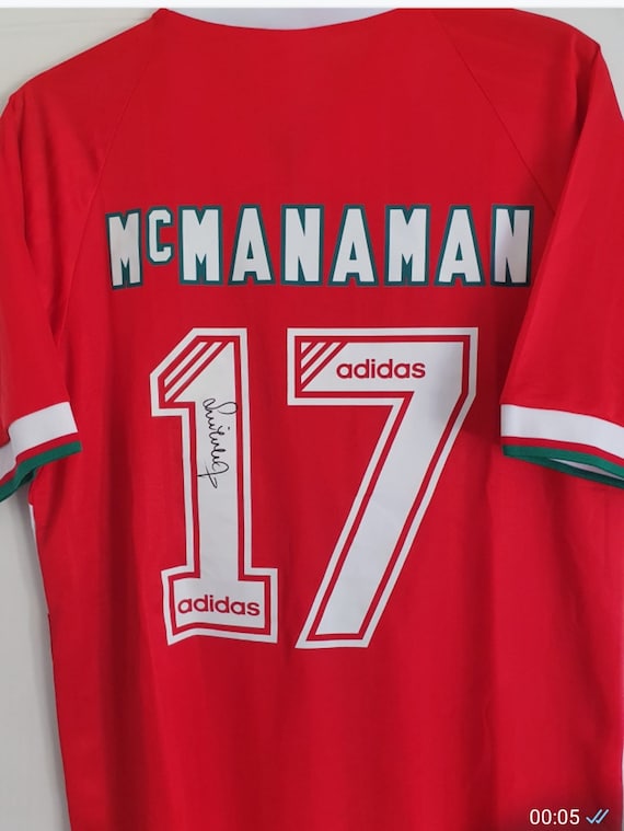 スティーブ・マクマナマンがサインしたリバプールのレトロシャツ