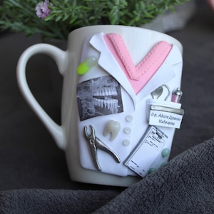 Benutzerdefinierte Arzt Becher - Zahnarzt Geschenk - handgemachter Becher aus Polymer Clay - Geschenk für Arzt - Krankenschwester Geschenk - Zahnarzt Geschenk für Frauen