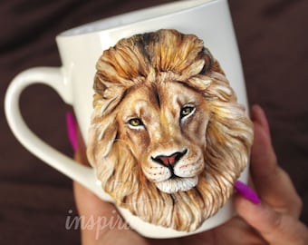 Taza de escultura de león - Taza de león de arcilla de polímero hecha a mano - Retrato de león 3d - Regalo de amante del león - Regalos de león - Obras de arte de león - Regalos del zodíaco del león -