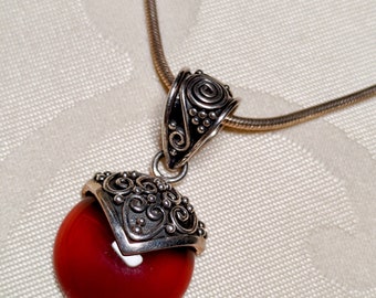 Beautiful vintage Sterling Silver Nepali Carnelian Teardrop Wheel pendant.