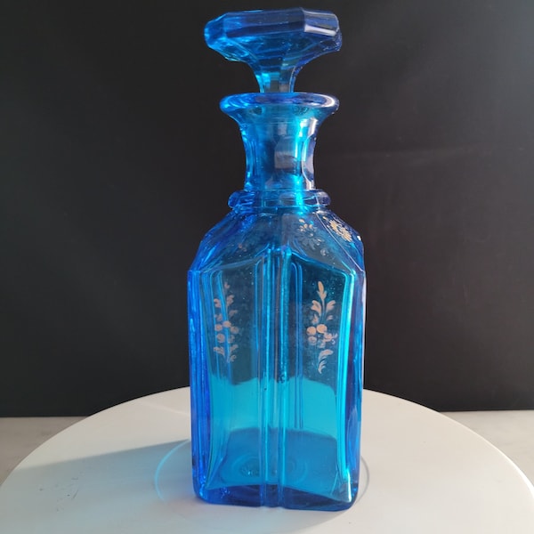 Carafe à liqueur Napoleon 3 Victorian cristal  bleu et motifs dorés XIX Siècle