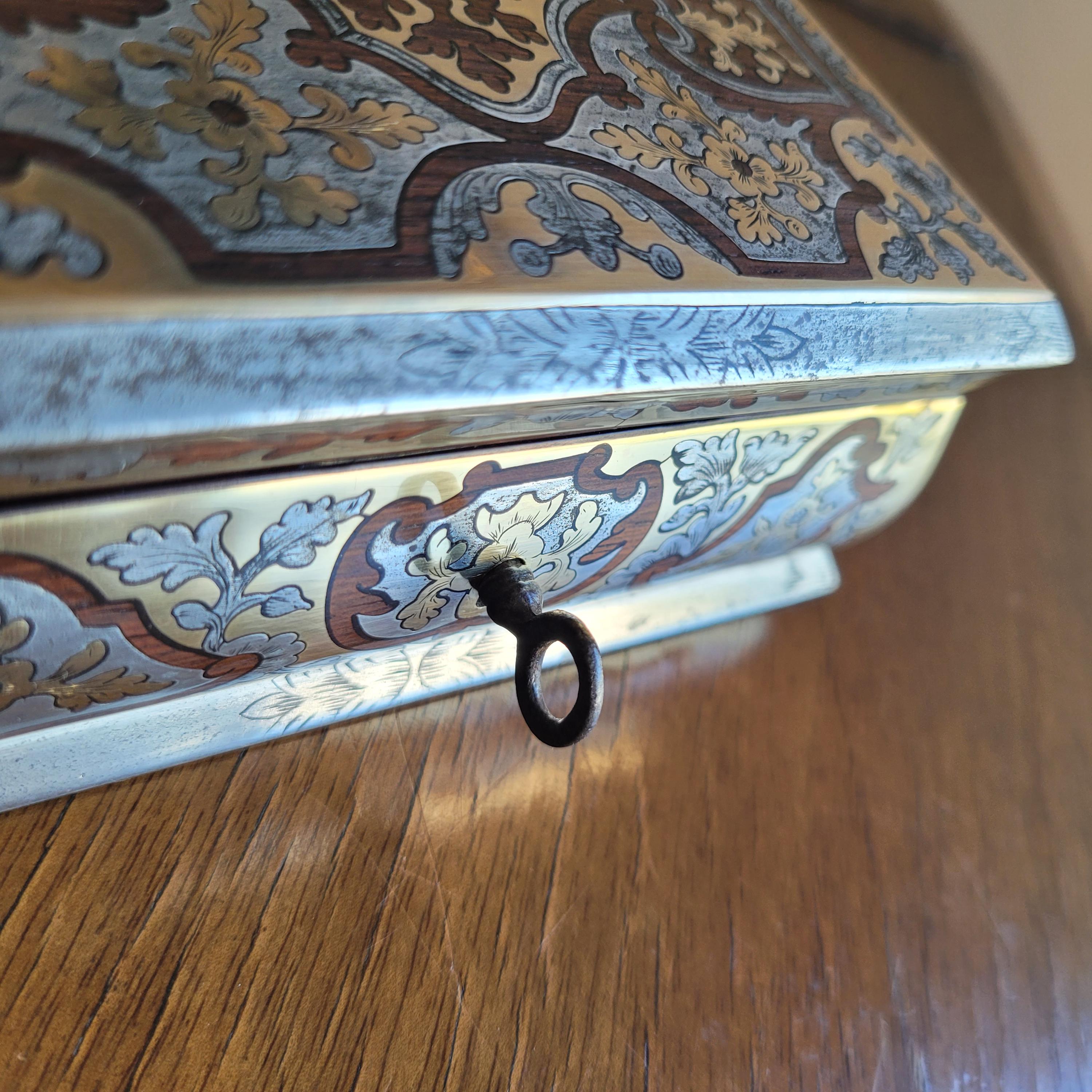 Boite coffret à gants , à bijoux Napoleon III