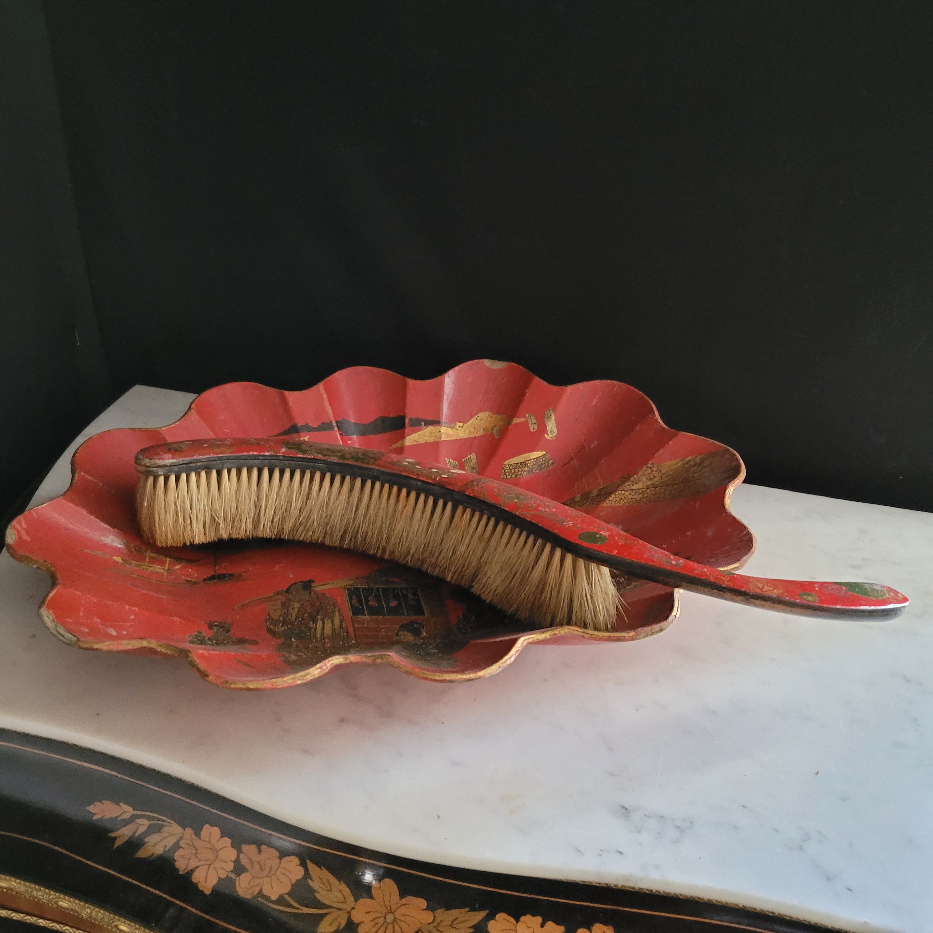 Ancien ramasse miettes Napoléon III/décor japonisant/art de la table ancien Doré/Noir