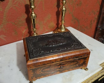 Antieke Franse Napoleon III Victoriaanse sieradendoos, 19e-eeuwse houten doos met ebonieten decoratie uit die periode.