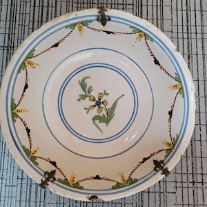 Salad bowl probably North of the France mid-nineteenth antiquite faience ceramic porcelain