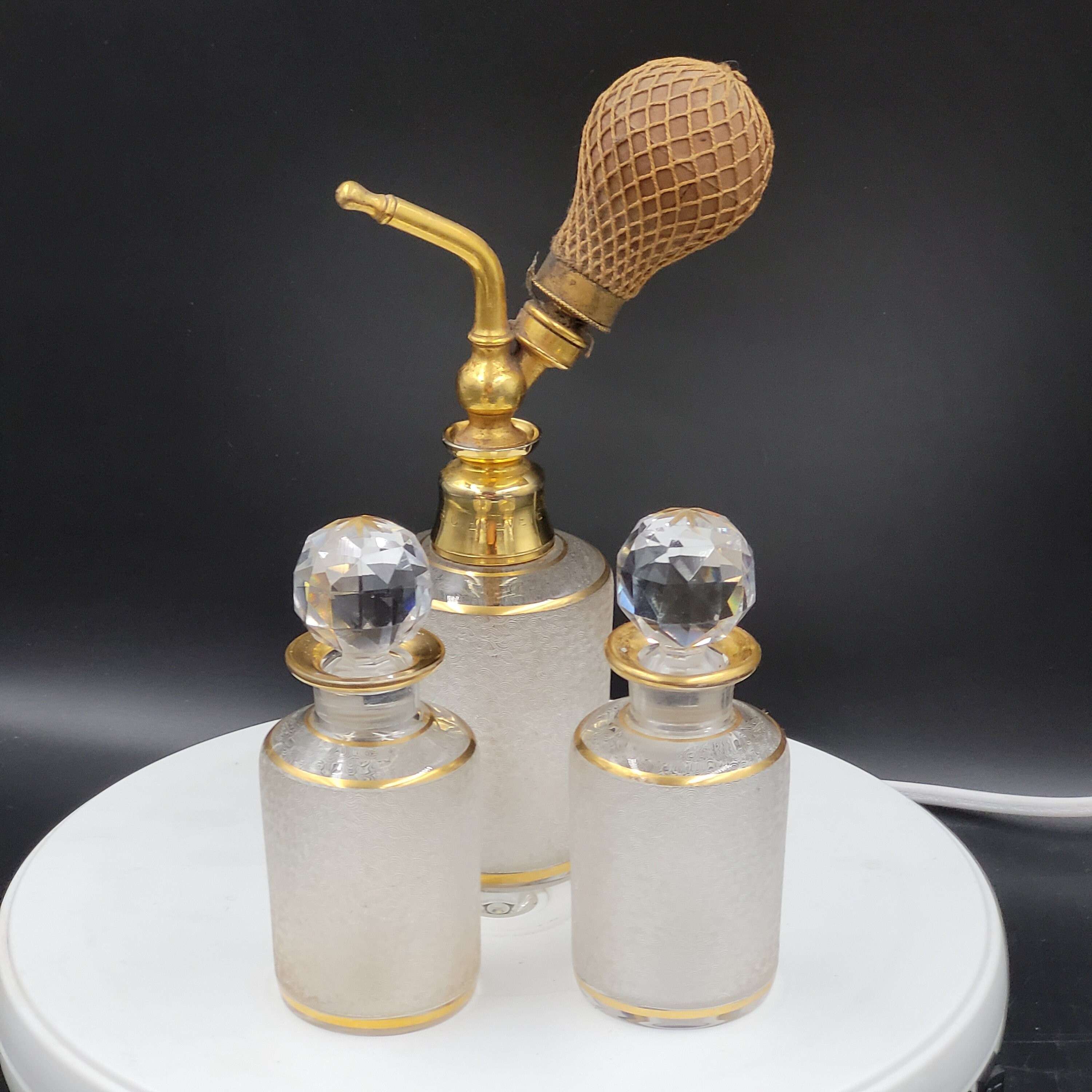 A complete toiletry set, Saint Louis crystal, France, gilt, late 19th/early 20th century