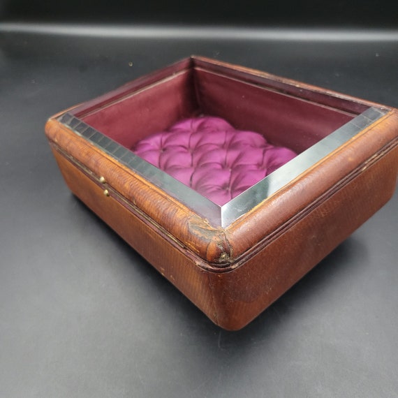 Beautiful large jewelry box, beveled glass lid Nap