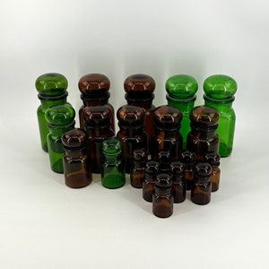 Braune und grüne Vintage-Glasgefäße – Apothekergläser – 1970er Jahre