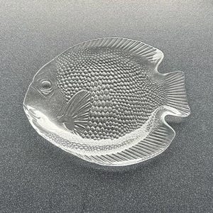 Vintage Arcoroc Fish Glass Plate Set – French 1970s Pressed Glass Serving Dish – Mid Century Seafood Platter