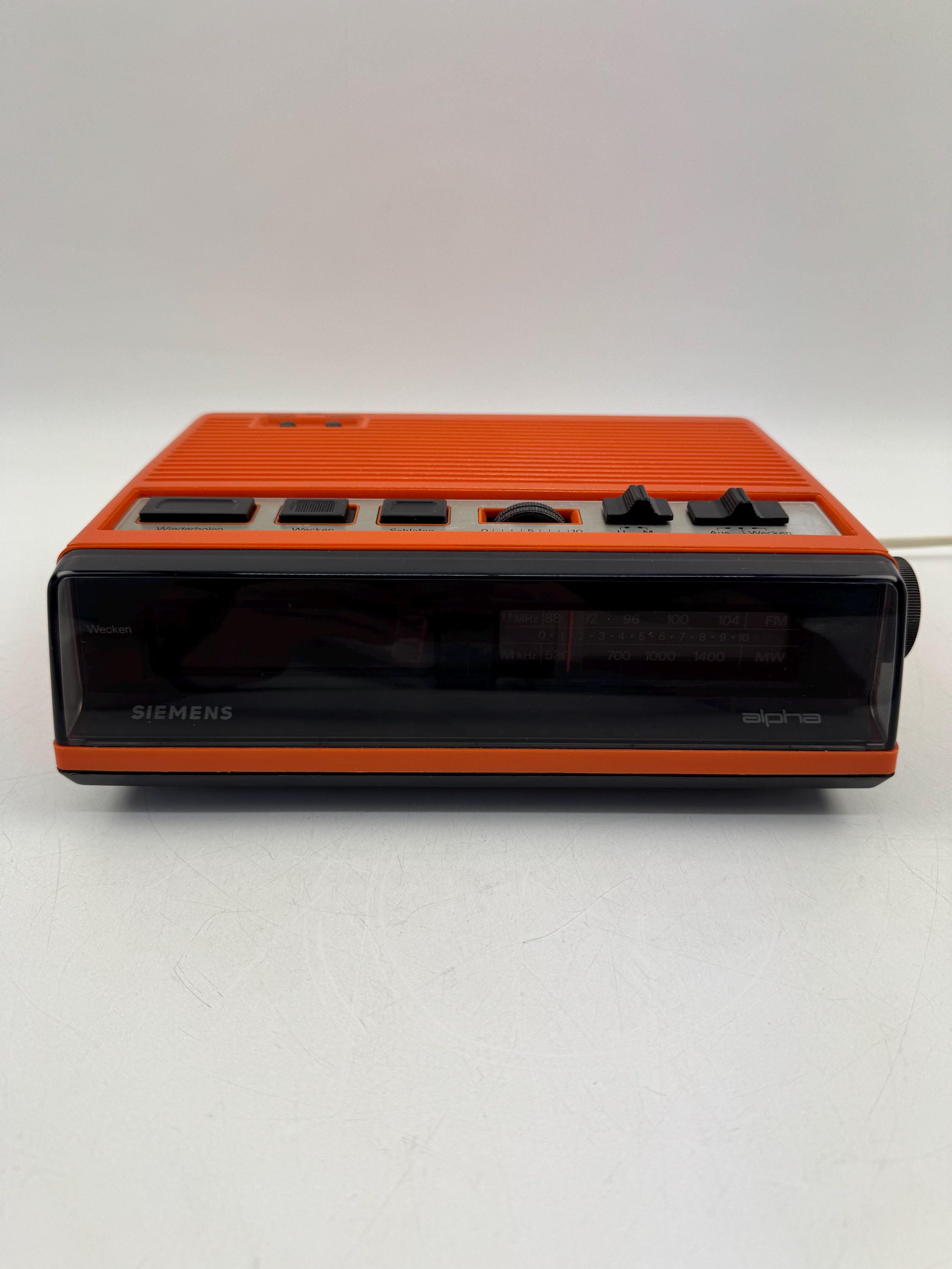 Vintage Siemens Alpha Alarm Flip Clock Radio Orange RG 220 Space