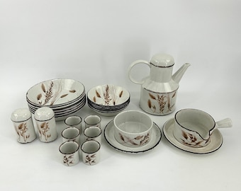 Stonehenge Wild Oats Tableware by Designer Eve Midwinter - Vintage - 1970s