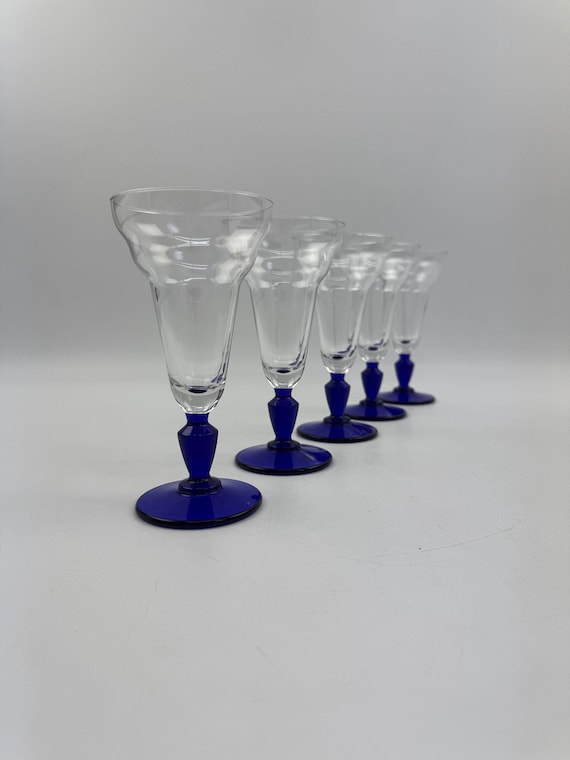 glasses wine in bottle Upcycled Wine Bottle Glasses main image 1