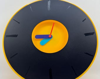 Vintage IKEA Pladdra Wall Clock Memphis Style 1990s by Chenyi Ke Yellow Black Scandinavian Design