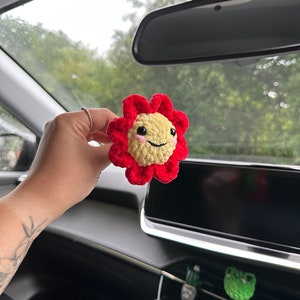 Flower Plushie, Customisable, Personalised, Crochet Flower, Crochet Plushie, Flower Keyring, Car Accessory, Vent Clip, Novelty Gift, Crochet