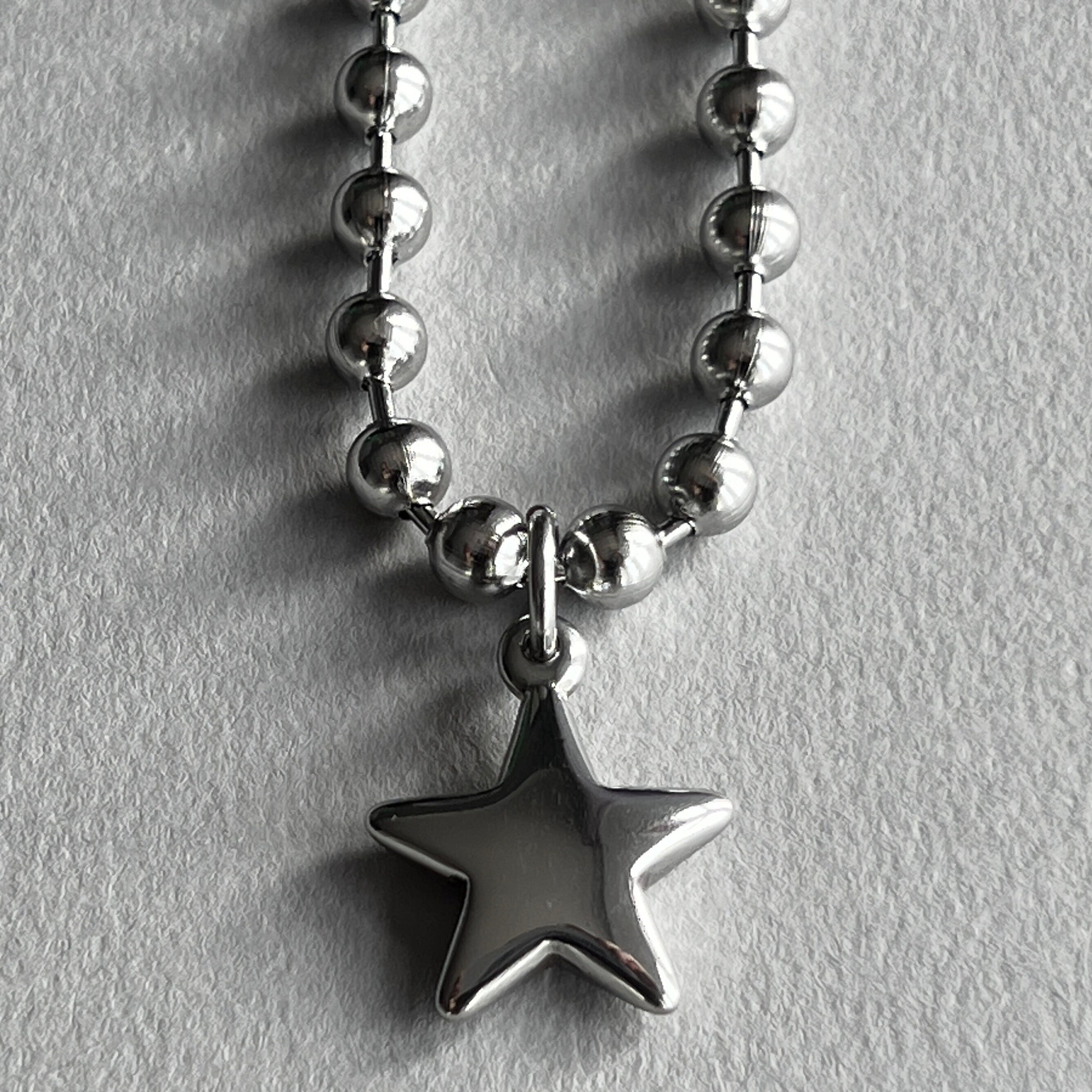 ●VVV● Star Ribbon Ball Chain Surgical Necklace 23SSNK084F Star Ribbon Ball Chain Surgical Necklace - VVV | 60% - Asian