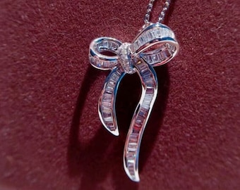 Collana con ciondolo a fiocco con pietre baguette e zirconi cubici rotondi, splendido ciondolo a fiocco per regalo di nozze, collana in oro bianco 14 carati, regalo per la mamma
