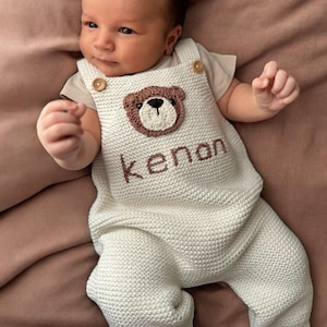 Teddy Bear Baby Name Romper, Personalized Hand-Knitted Baby Romper, Knitted Newborn Outfit, Coming Home Outfit,  Knitted Baby Dungarees