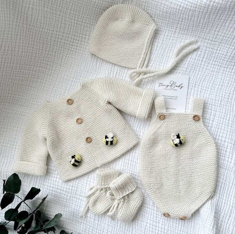 Strick Neugeborenen Outfit, Honey Bee Strick Baby Outfit, Neugeborenen Baby Coming Home Outfit, gestrickte Babykleidung, Bio-Baumwolle Baby Outfit Bild 1