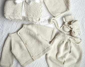 Handgestricktes Baby-Outfit-Set: Neugeborenen-Set für die Heimreise & Decke