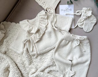 Handgestricktes Baby Outfit aus Bio Baumwolle mit Decke: Newborn Girl Set