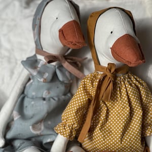 Muñeco de ganso hecho a mano: peluche de lino, decoración infantil