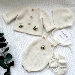 Strick Neugeborenen Outfit, Honey Bee Strick Baby Outfit, Neugeborenen Baby Coming Home Outfit, gestrickte Babykleidung, Bio-Baumwolle Baby Outfit Bild 3