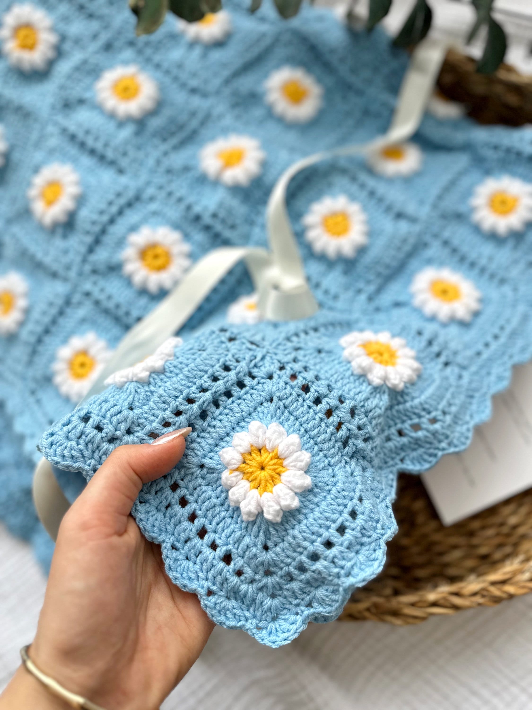 Daisy crochet baby blanket hotsell