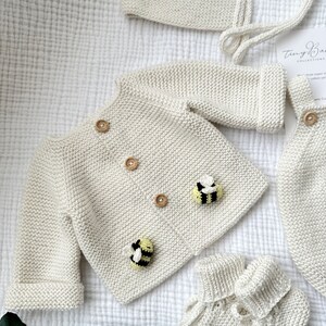 Strick Neugeborenen Outfit, Honey Bee Strick Baby Outfit, Neugeborenen Baby Coming Home Outfit, gestrickte Babykleidung, Bio-Baumwolle Baby Outfit Bild 10