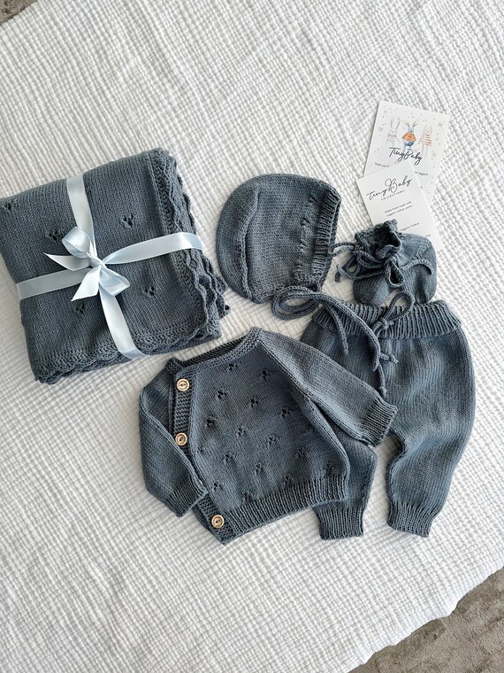 Organic Cotton Knit Newborn Set: Baby Coming Home Outfit