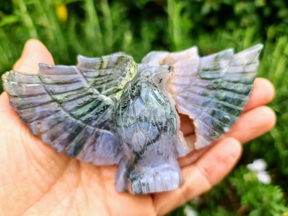 Moss Agate Eagle Carving: Crystal Collection