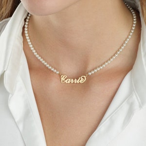 Pearl Carrie Name Necklace, Pearl Gold Carrie Name Necklace, Carrie Font Necklace, Carrie Nameplate Necklace, Custom Carrie Name Pendant