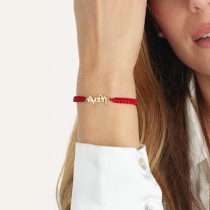 Personalisiertes Makramee-griechisches Namensarmband, griechischer Name Anhänger, griechisches Armband, personalisiertes griechisches Geschenk, griechisches Typenschild, griechisches Mythologie Geschenk