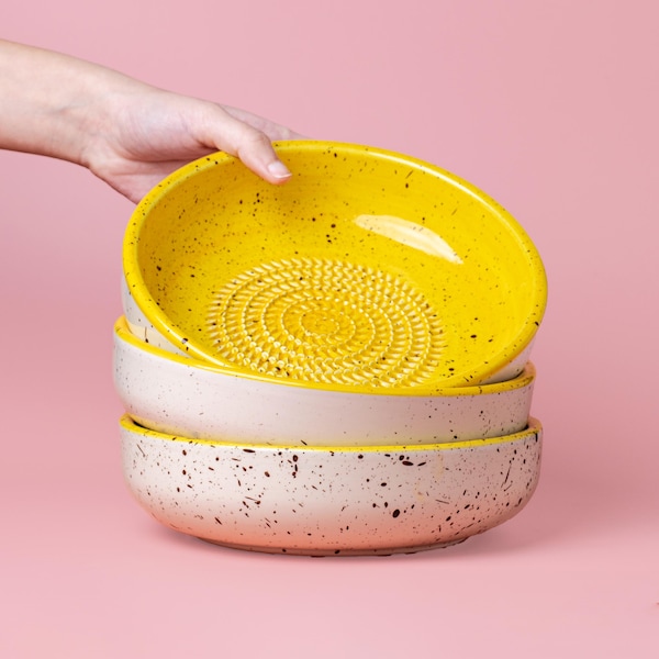 Ceramic Ginger Grater Plate: Spanish Kitchen Utensil, Vegan - CANELA