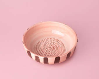 Assiette râpe à gingembre en céramique faite main : ustensile de cuisine espagnol - CHOCOLAT