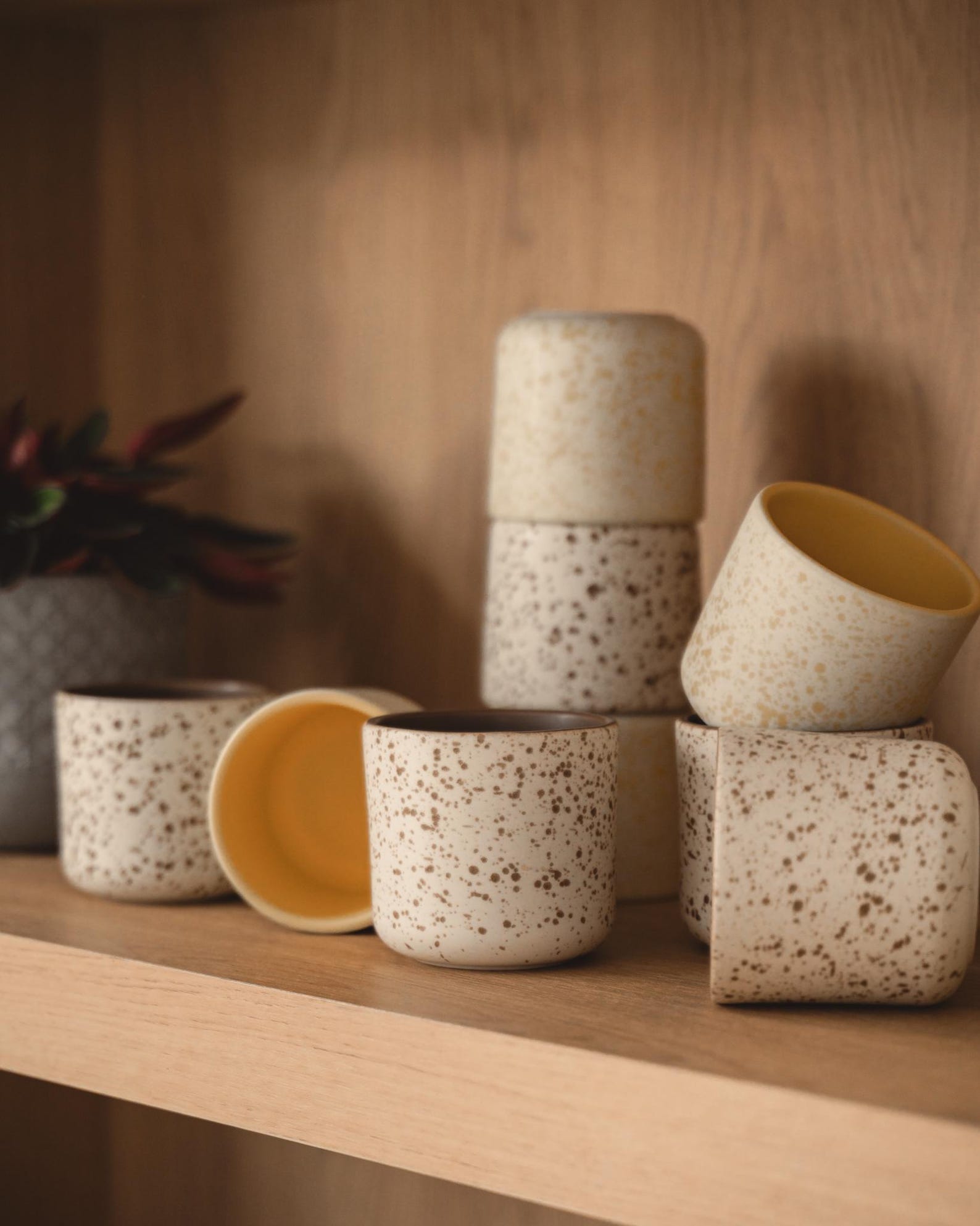 Handleless Stoneware Cappuccino Cup – Brown Speckled Design 250ml – Cookie