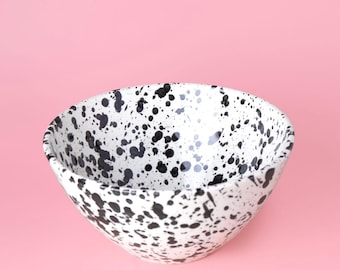 Large Speckled Ceramic Serving Bowl. Handmade Stoneware Salad Bowl. Rustic Black and White Pottery. Modern Tableware. Made in Spain. GALAXY