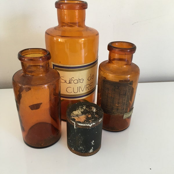 Vecchie bottiglie vintage da farmacia/farmacia