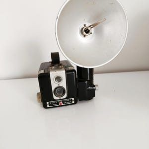 APPAREILLE PHOTO ANCIEN - kodak brownie starlet camera - BIEN LIRE L'ANNONCE EUR 24,80 - FR