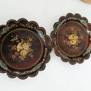 Bel ensemble de deux Petites coupelles/assiettes Napoléon III en carton bouilli 16 cm