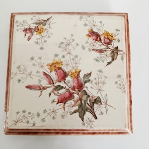 ANCIEN DESSOUS DE Plat en Faïence De GIEN. Décor Floral original - fin