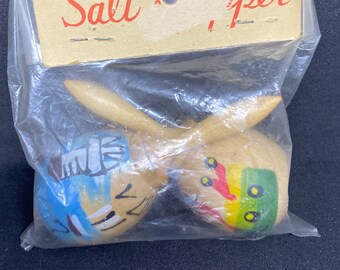 Salt & Pepper Maracas Bermuda New in Package - Hand painted