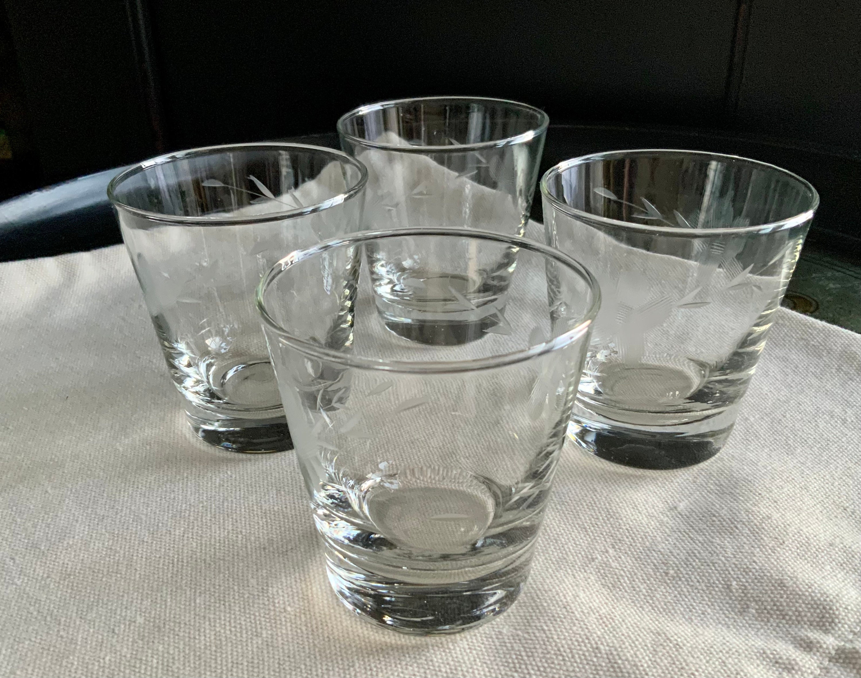 6 Water Glasses With 7oz Old Fashioned Whiskey & Ice Cubes