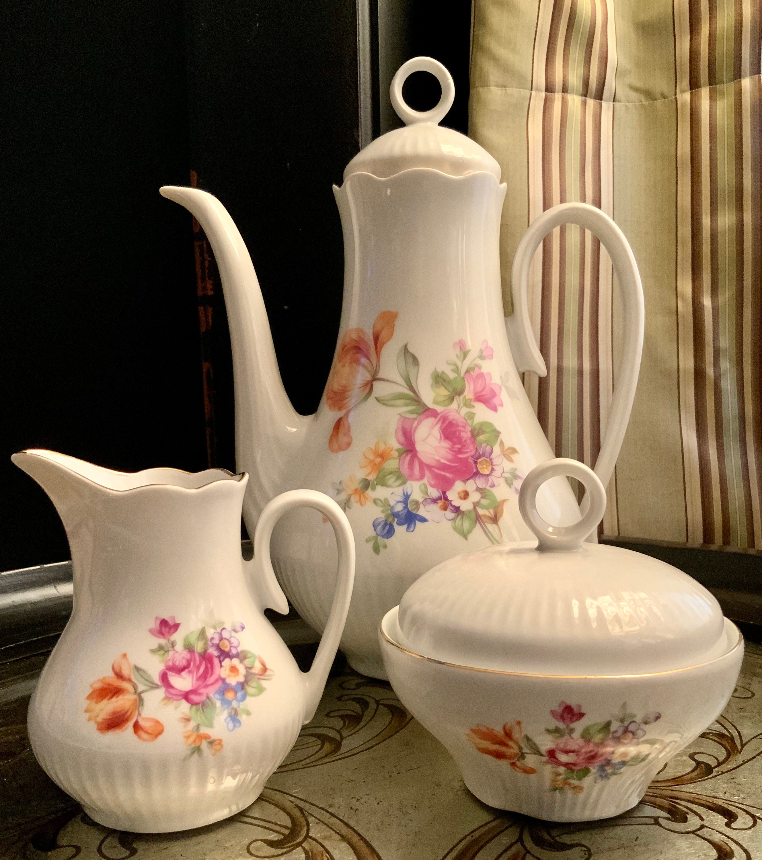 アンティーク　アール・ヌーヴォーデザイン　ポット・シュガーポット・クリーマー アンティーク アール・ヌーヴォーデザイン ポット・シュガー